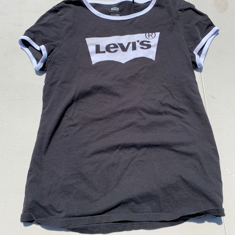 Tshirt - Picture 1 of 2